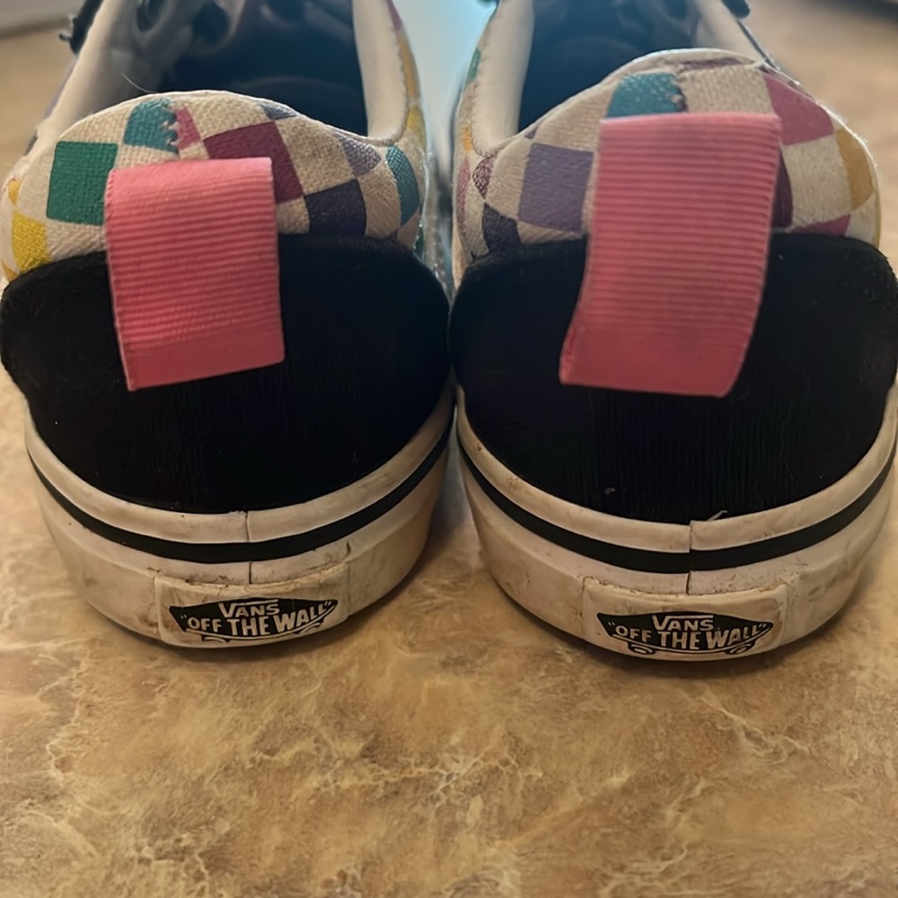 Vans - Picture 3 of 5